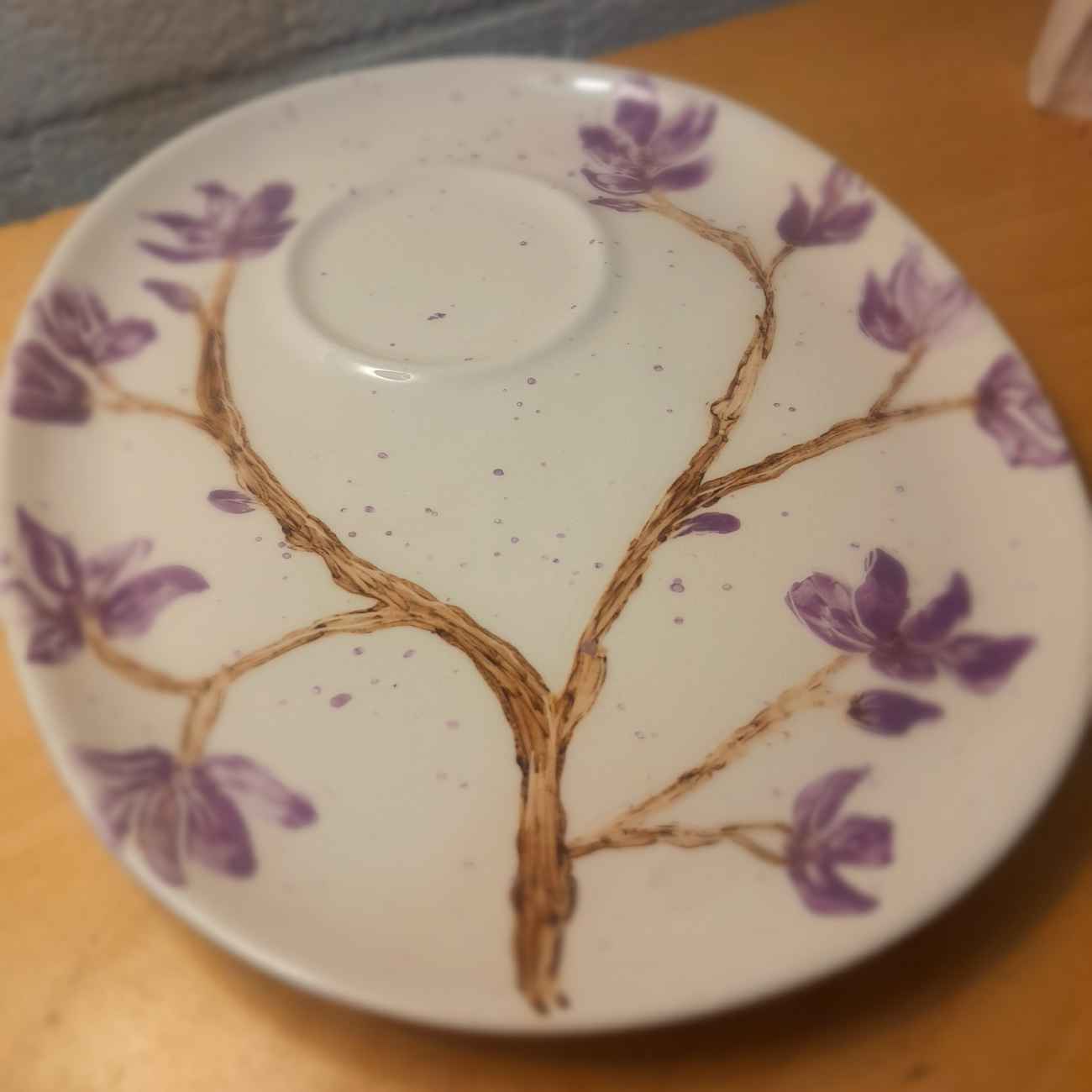 طقم فنجان وصحن شاي إيراني بتصميم أنيق من اللون الخزامي