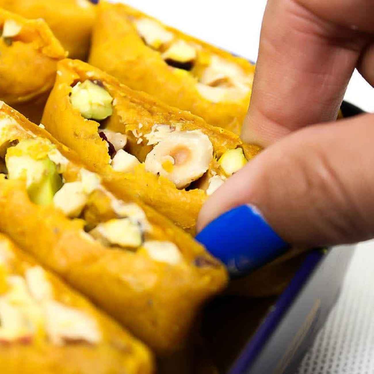 سوهان بالمكسرات المشكلة الإيرانية – خيار ممتاز للهدايا والتقديم (460 جرام)