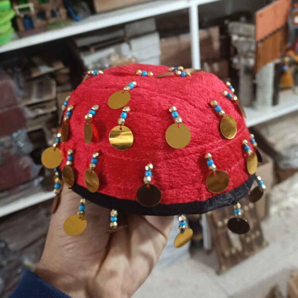 قبعة كردية تقليدية للأطفال - مثالية للفعاليات الثقافية واحتفالات التراث