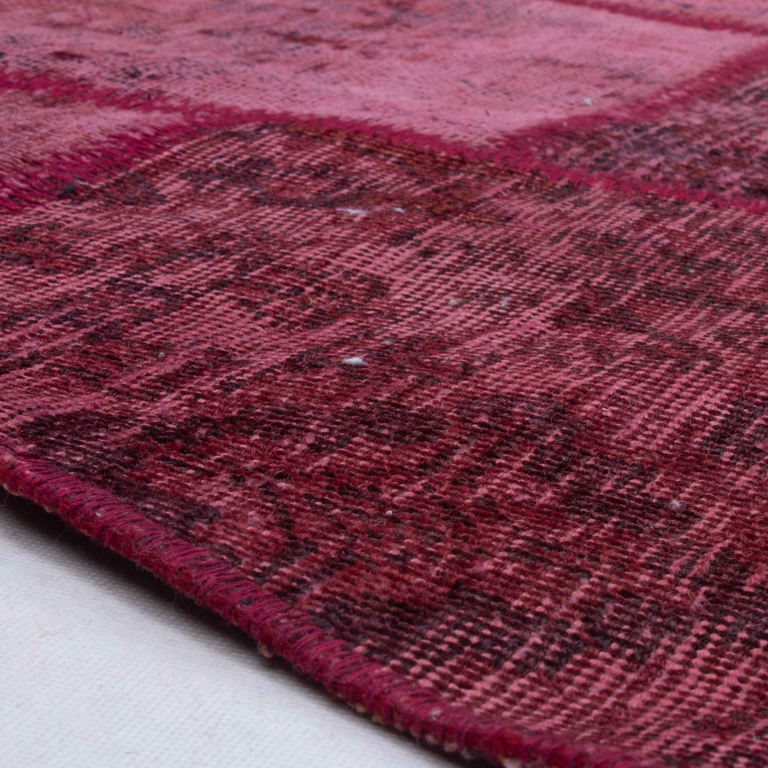 سجادة إيرانية عتيقة عتيقة مصنوعة يدويًا بتصميم هندسي لرمانة