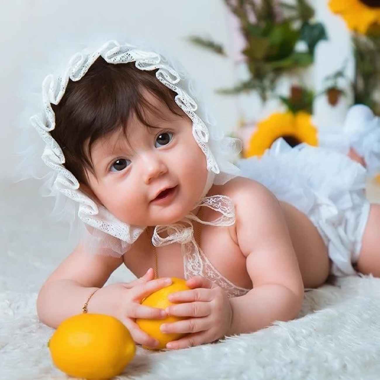 قبعة أذن للأطفال بنموذج الأميرة – ناعمة، أنيقة ومثالية للخروج باللون الأبيض الحليبي