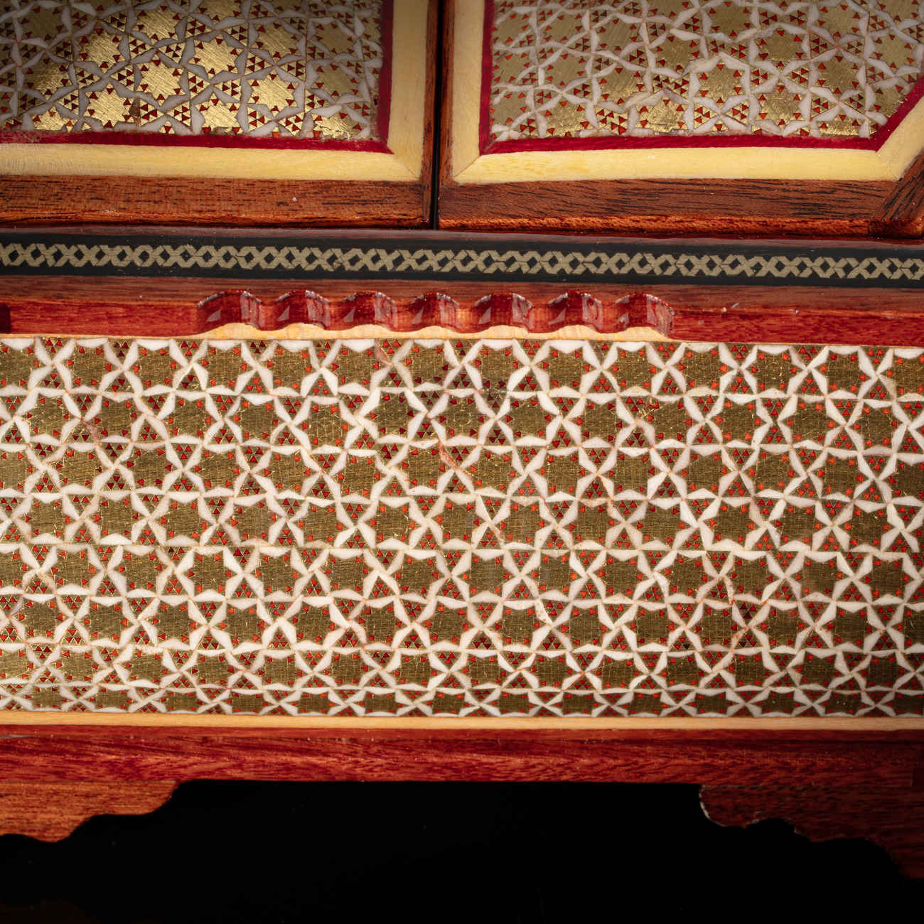 وعاء الحلوى الخشبي بزخرفة خاتم كاري الأنيق – مثالي للحلويات والهدايا وعرض المنزل