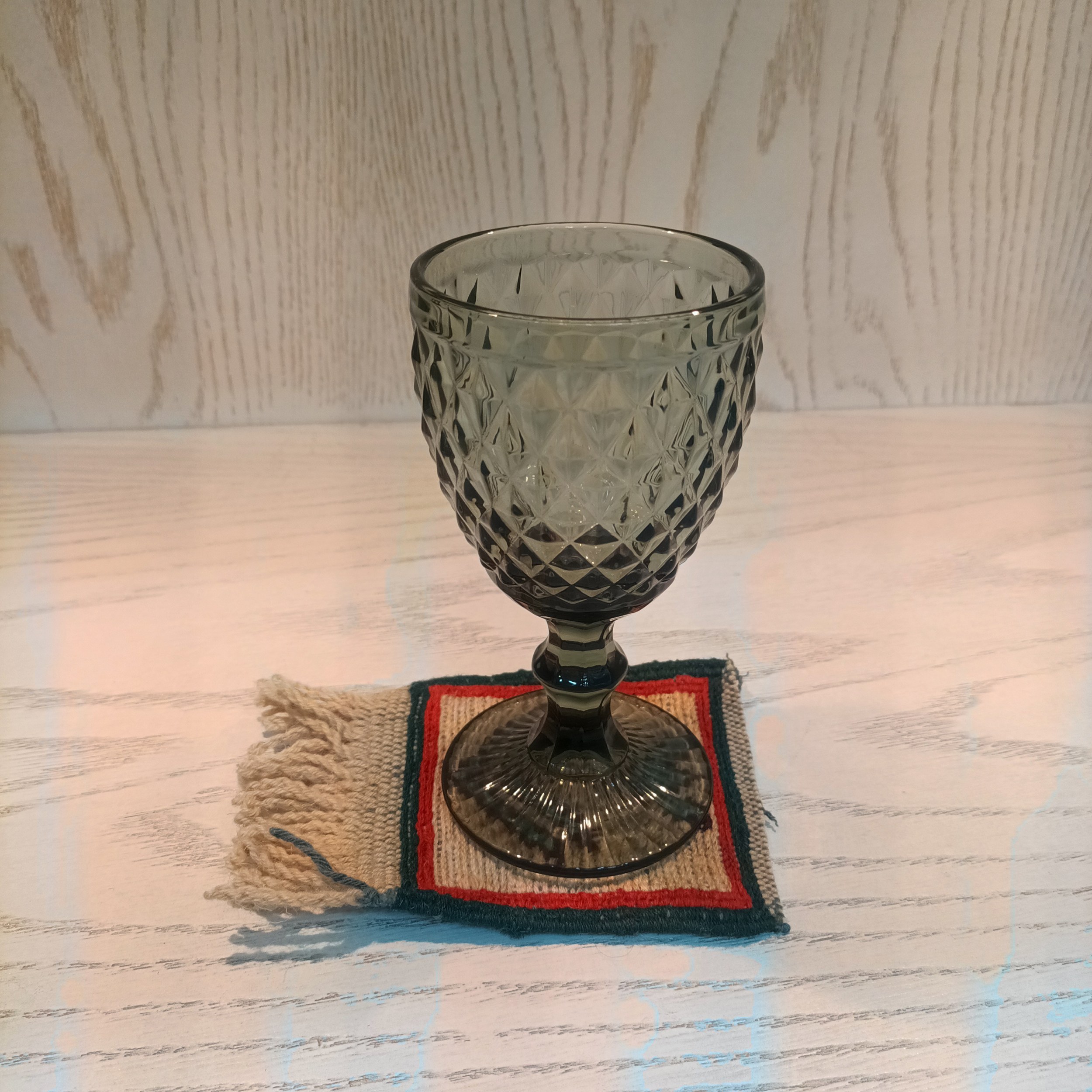 قاعدة كليم الإيراني اليدوية – زينة بتصميم زهرية