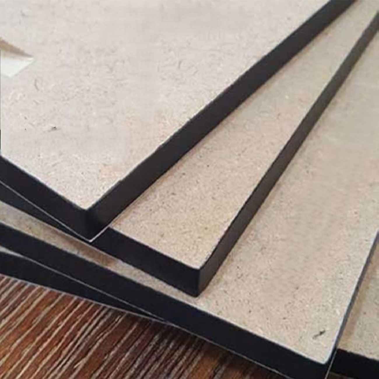 وحة فنية على لوح إسلامي للكعبة – مثالية للهدايا والزخرفة