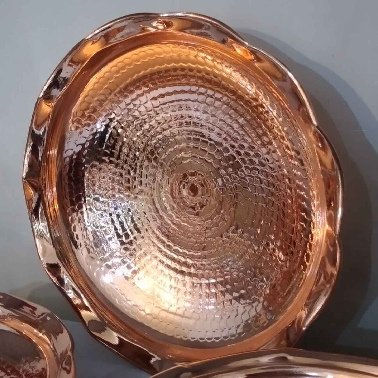 طبق طعام من النحاس الإيراني – مزيج جميل من التقاليد