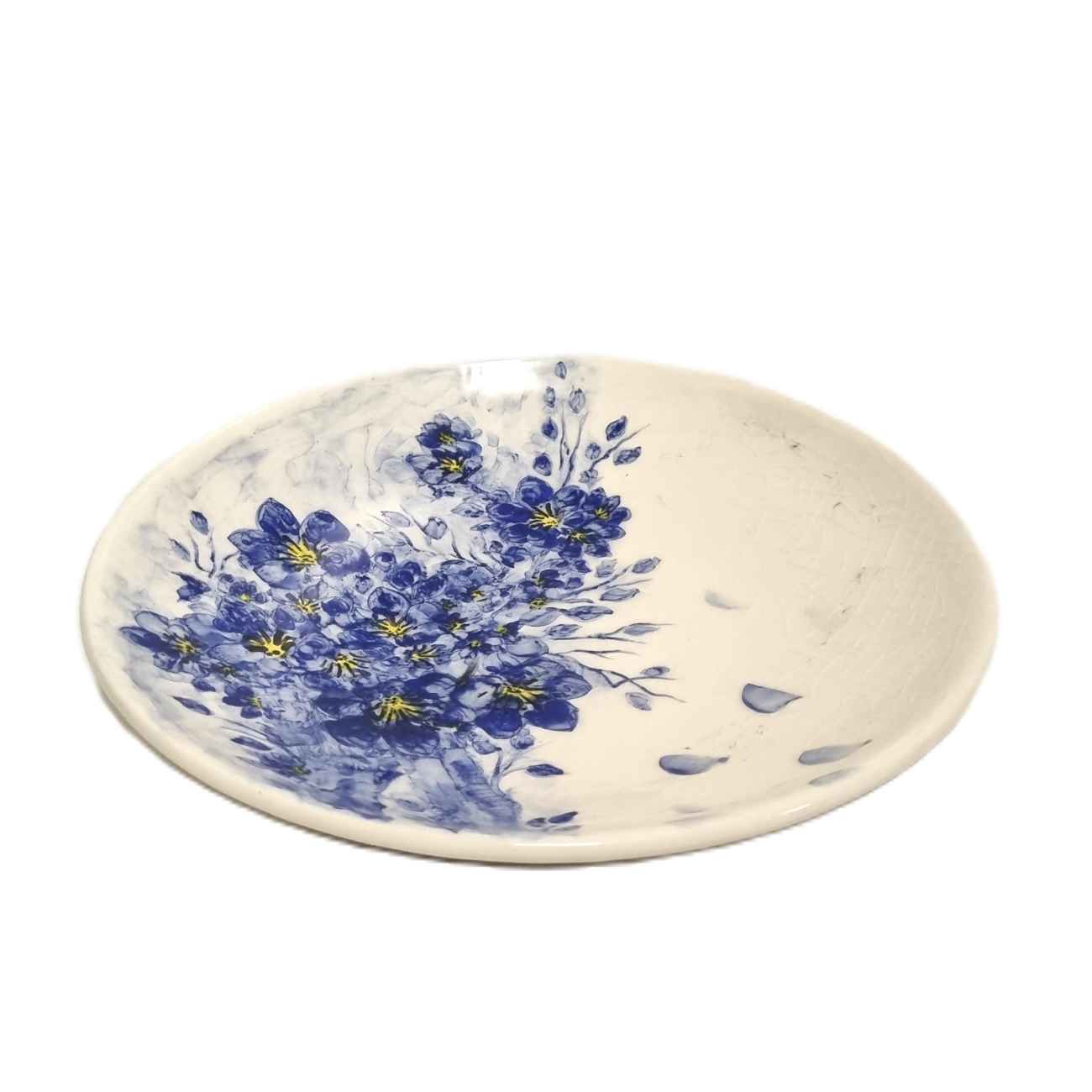 طبق عشاء من السيراميك الأبيض – آمن للاستخدام في الميكروويف وغسالة الصحون – مصمم بجمال وإتقان