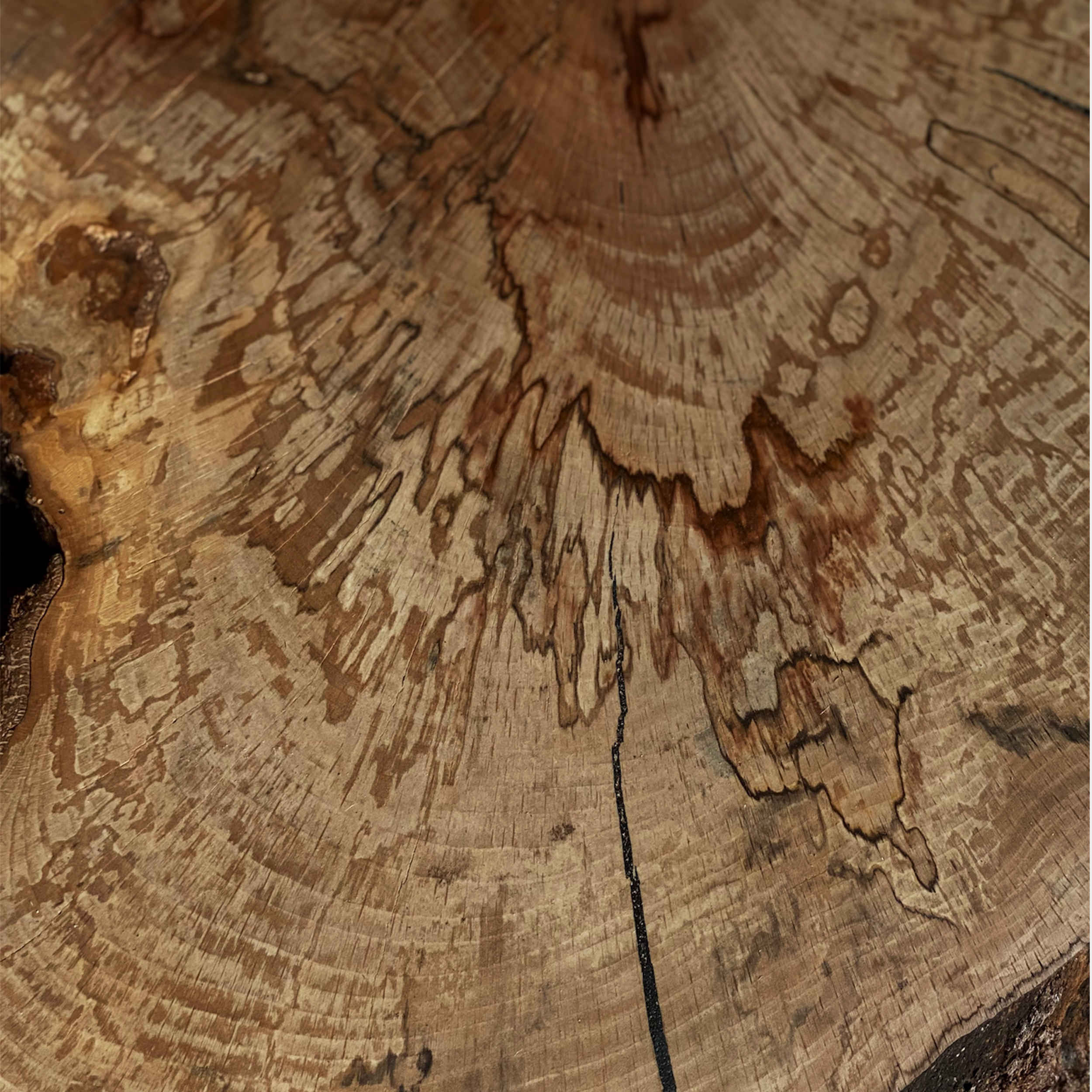 ساعة حائط خشبية ريفية – أناقة مصممة يدويًا للجدران