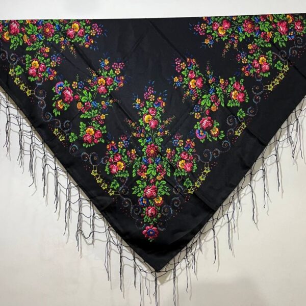 وشاح تركماني - التوليفة المثالية بين الراحة، الألوان، وتقاليد إيران