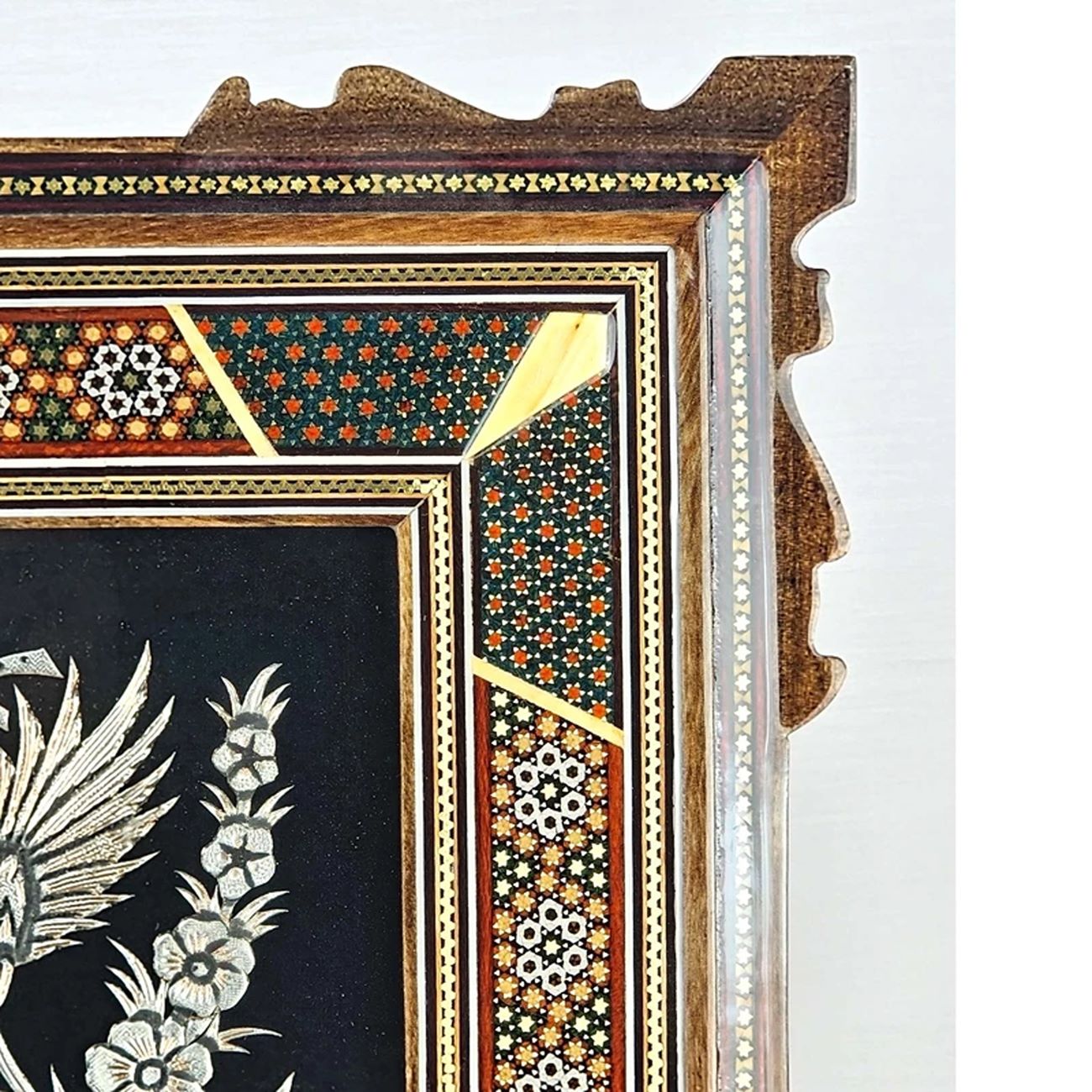 إطار حائط نحاسي منقوش بتصميم الطيور والأزهار