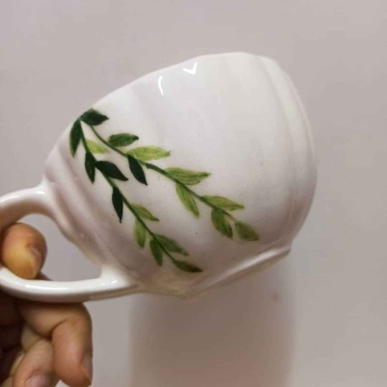 كوب نحاس إيراني مصنوع يدويًا بمقبض للمشروبات الباردة – مطرز بطريقة آذر