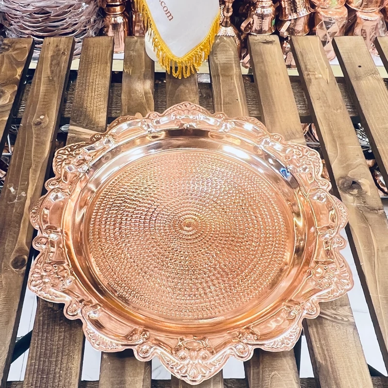 صينية تقديم نحاسية مطرقة يدوياً – تلاقي الحرفية التقليدية مع الأناقة العصرية