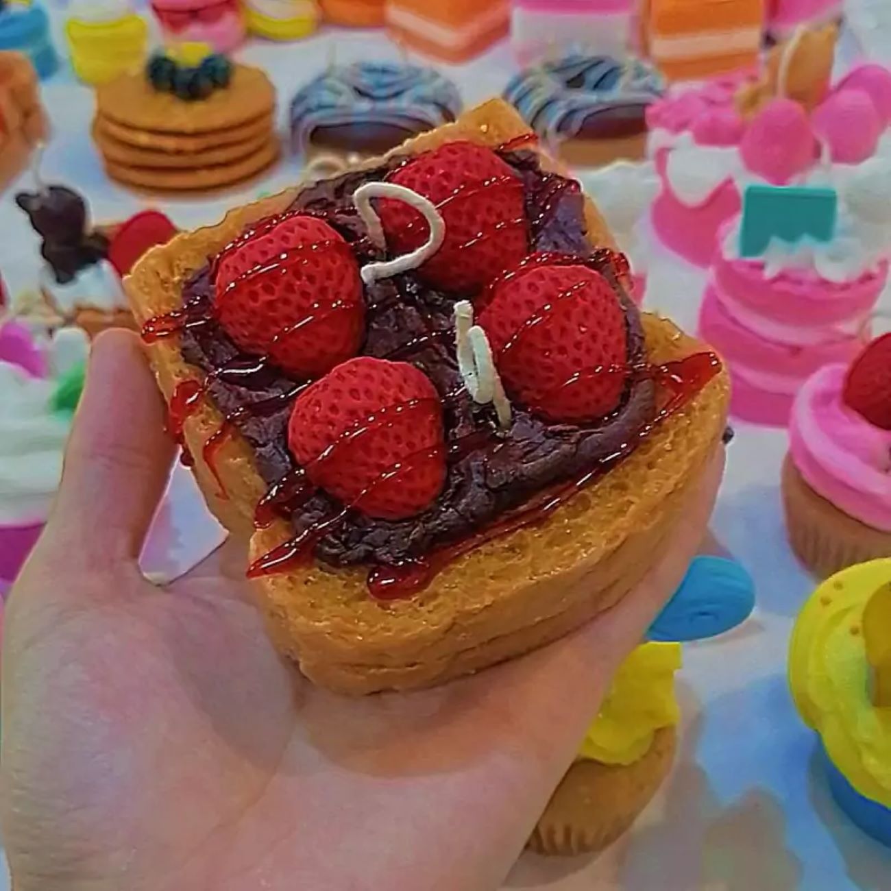 بلاط إيراني مزخرف بإطار – فيروز