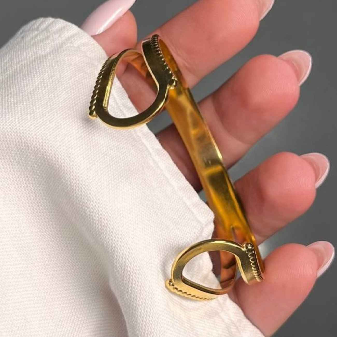 سوار كف قابل للتعديل للنساء – مجوهرات عصرية مناسبة للاستخدام اليومي