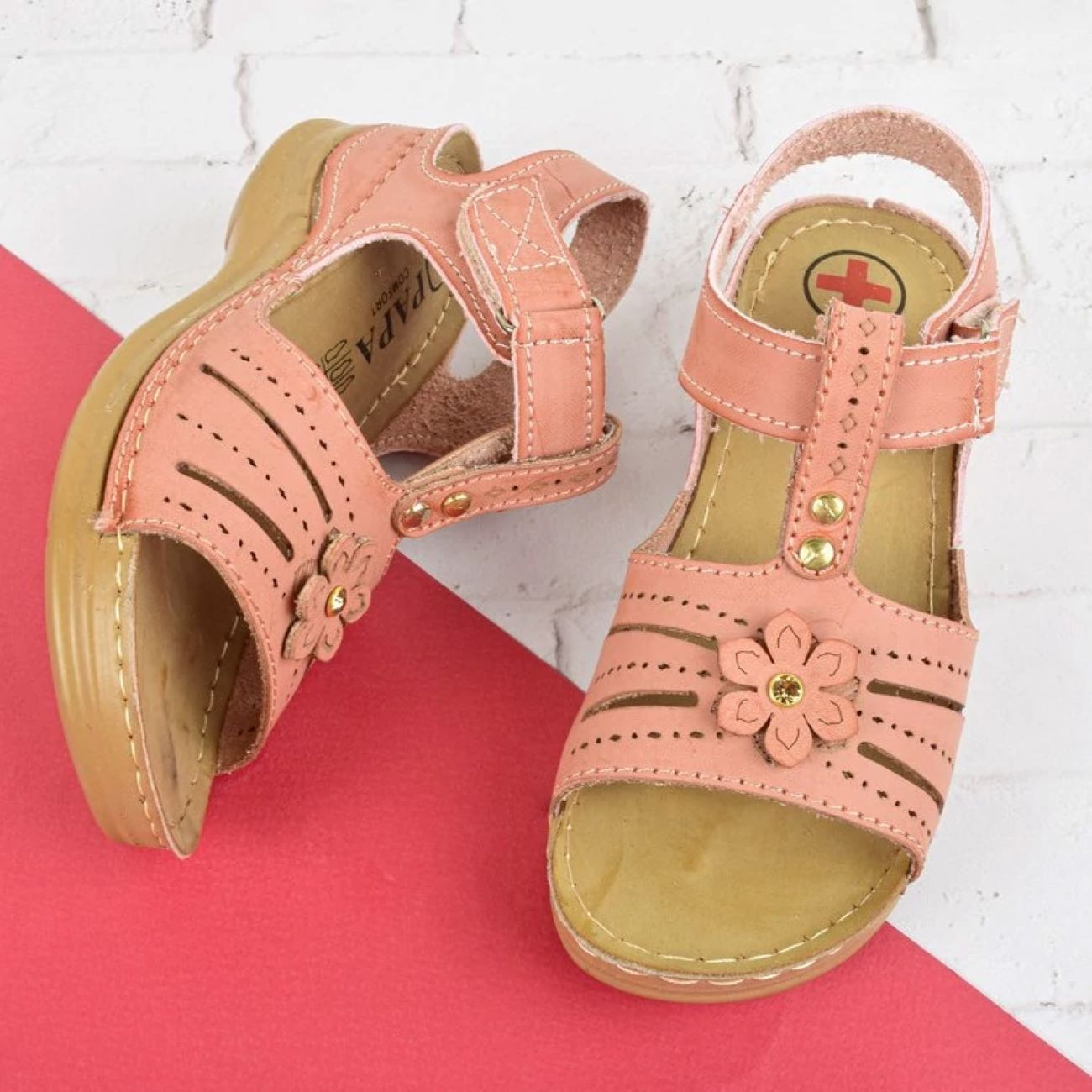 صنادل للبنات بحزام فيلكرو، تصميم زهري، مريحة، كعب ٤ سم