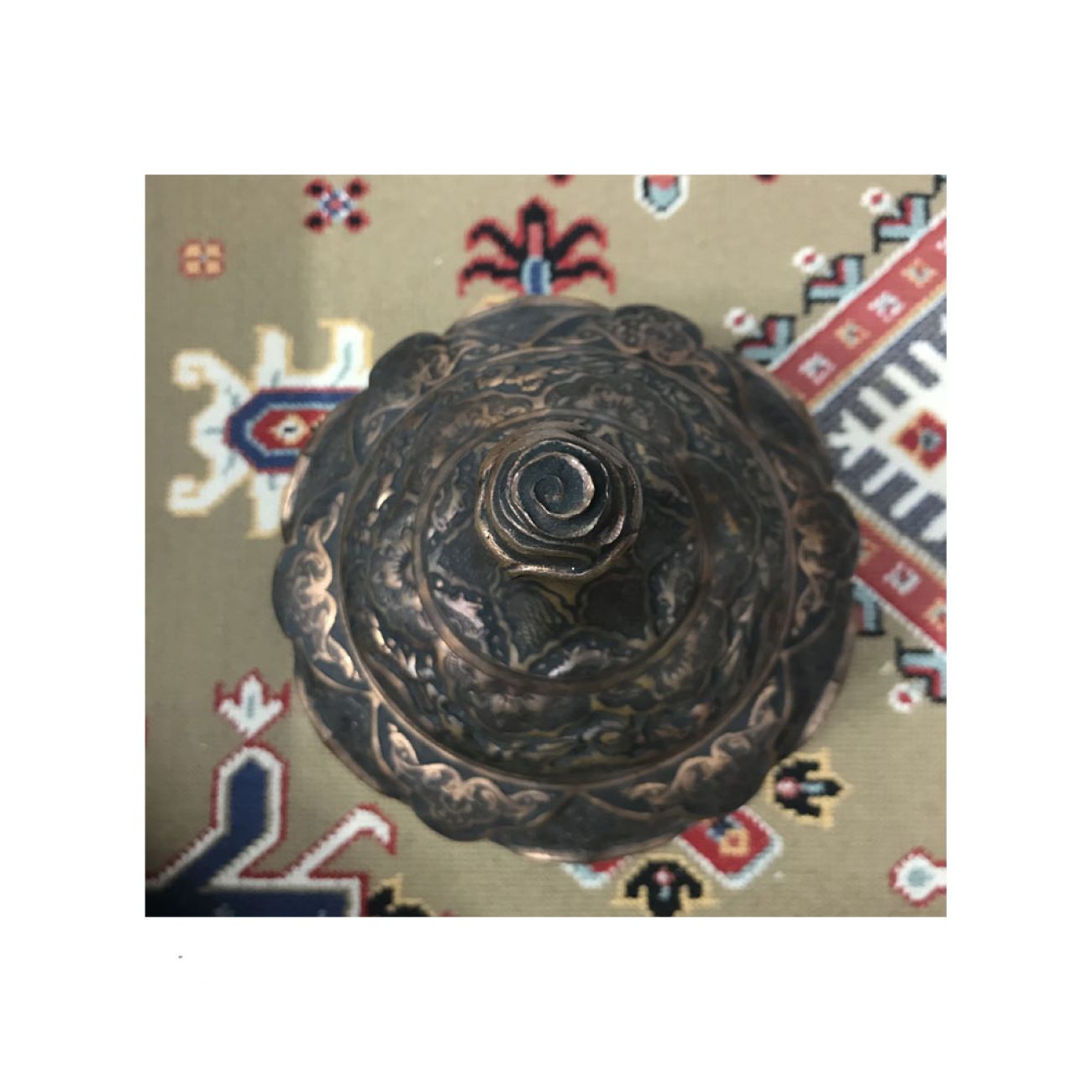 طبق حلوى محفور – بتصميم ليلى والمجنون