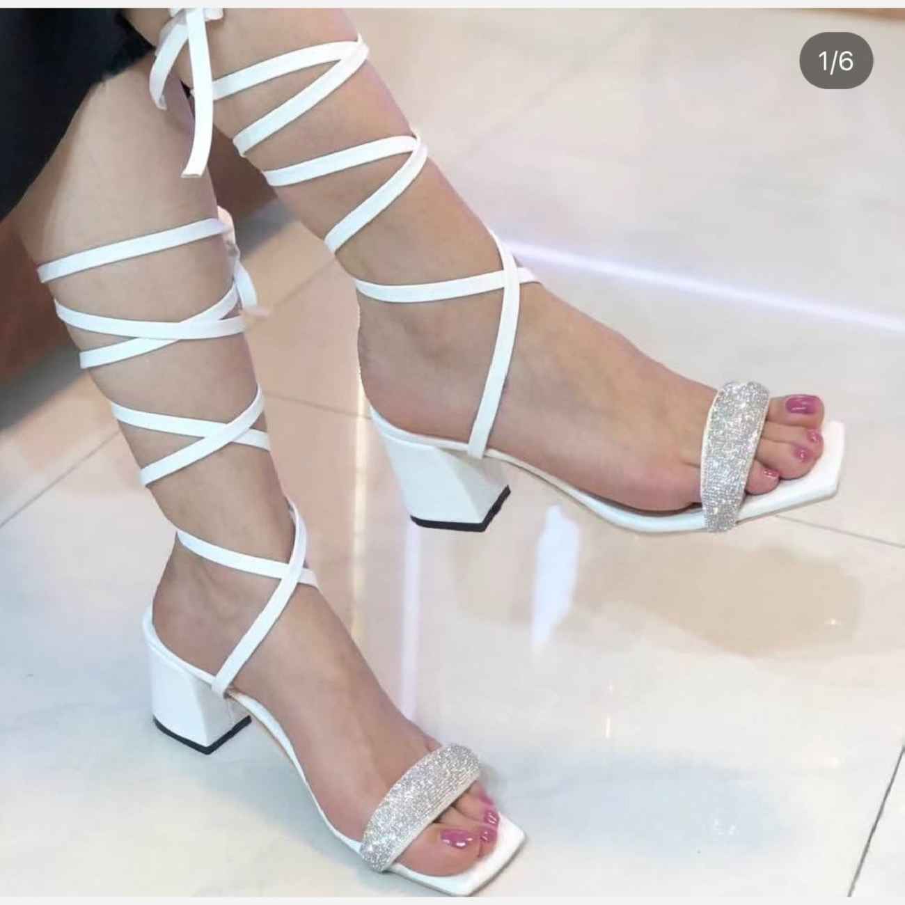 صندل جلادياتور أربطة بحزام قابل للتعديل – كعب متوسط مناسب