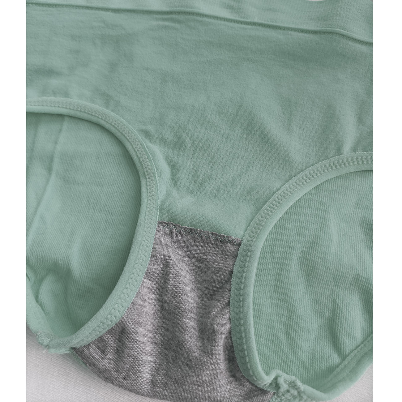 Soft Padded Sport Bra and Panty Set – Light Green, Suitable for Gym and Relaxing at Home