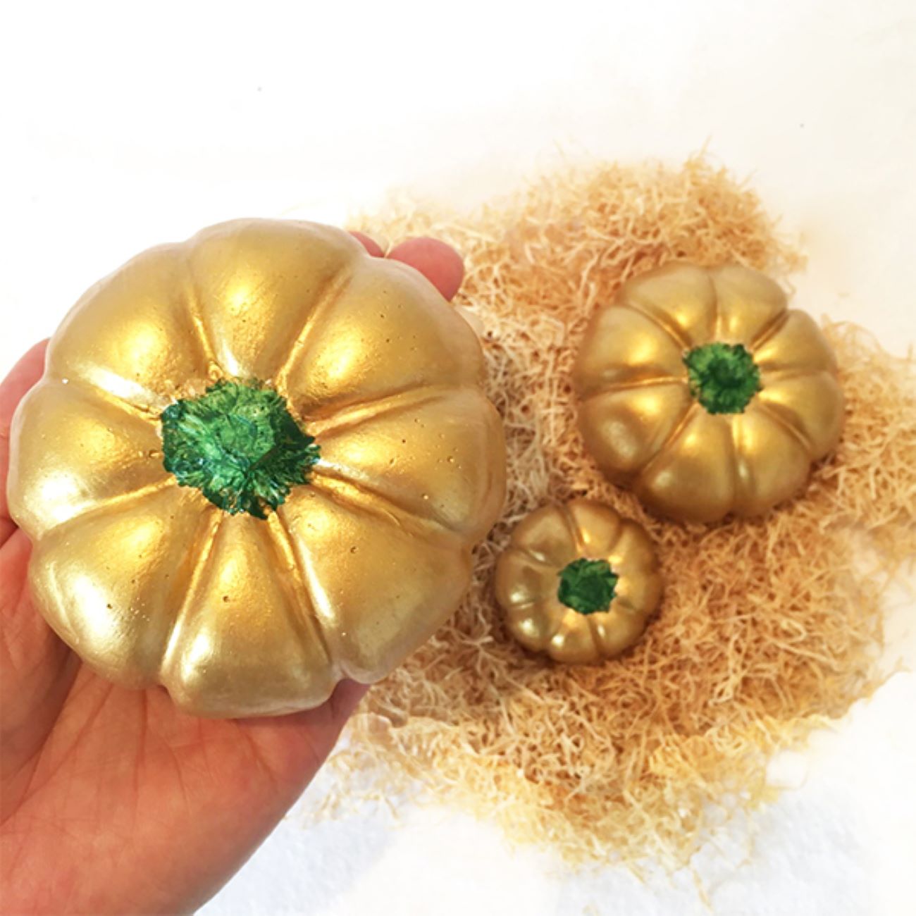 Classic Pumpkin Ornament Suitable for Harvest and Autumn Themes (Set of 3)