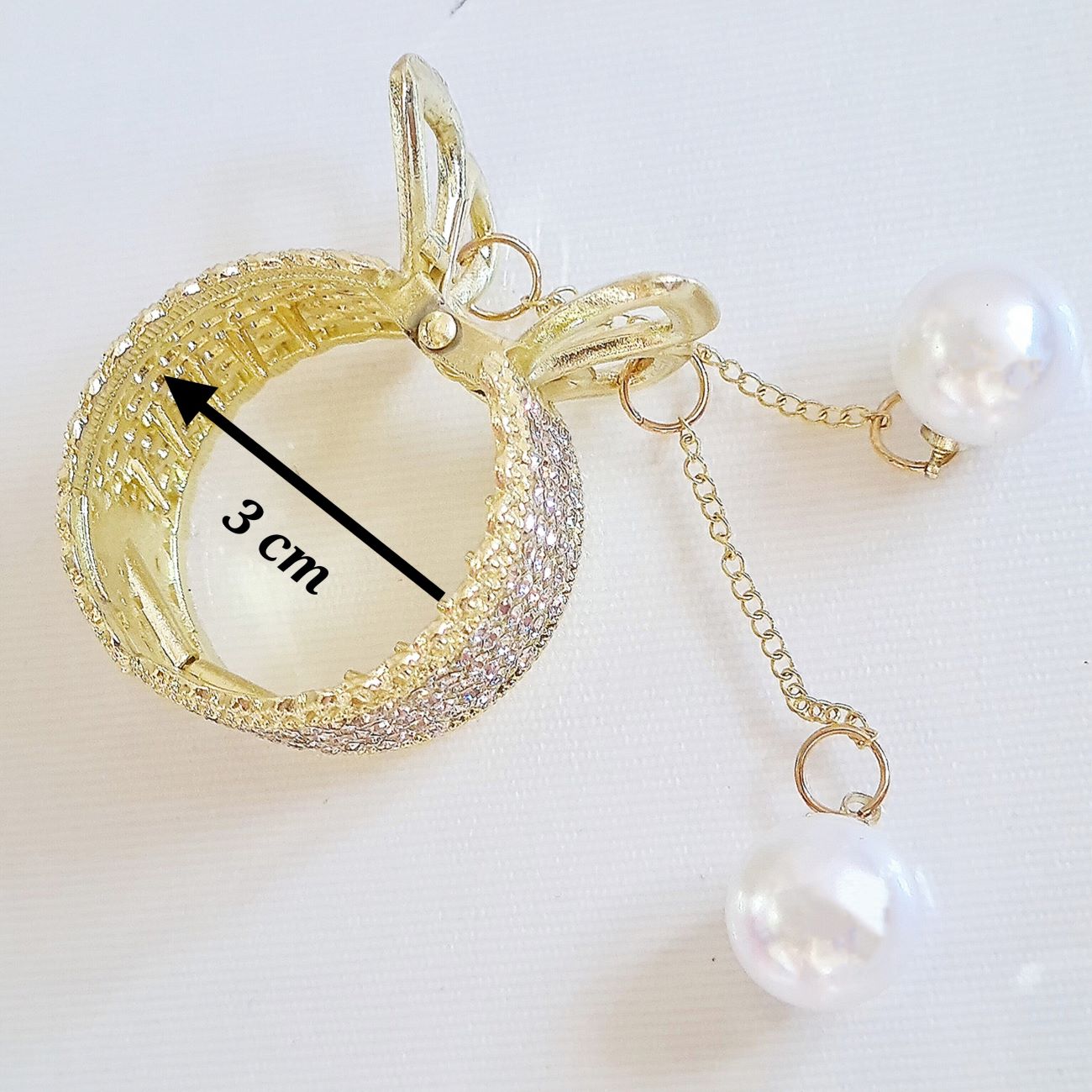 مشابك شعر تخطف الأنظار – من الكلاسيكي إلى العصري