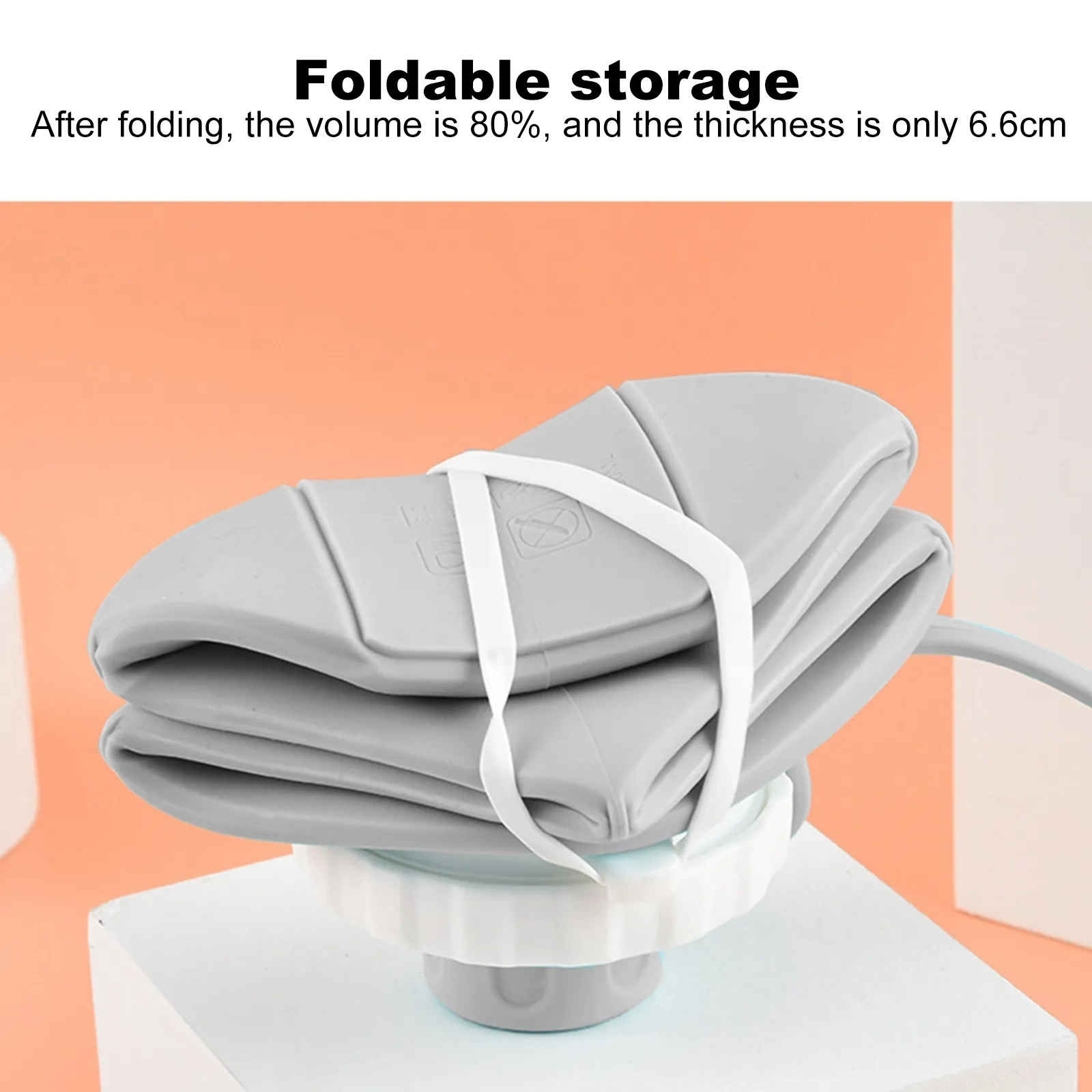 Thumbnail 5: زجاجة مياه سيليكون قابلة للطي بسعة 0.6 لتر – تصميم محمول وموفر للمساحة