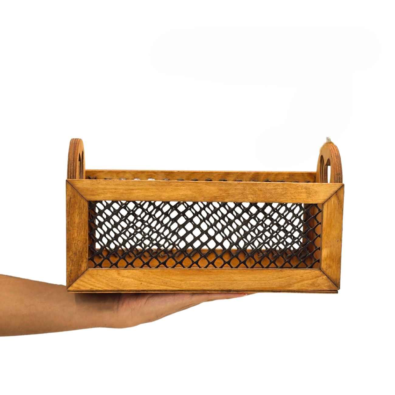 Thumbnail 4: حامل زجاجات زخرفي بتصميم مقبض على شكل قلب – مناسب للماء والعصائر والمشروبات