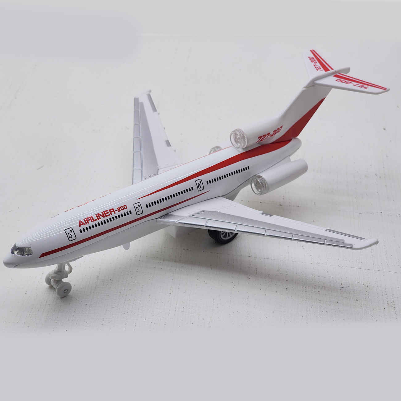 طائرة لعبة Airline200 مصبوبة – أصوات واقعية وحركة سلسة وتصميم متين